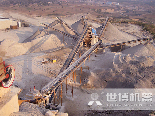 建筑垃圾固定破碎機生產(chǎn)線現(xiàn)場