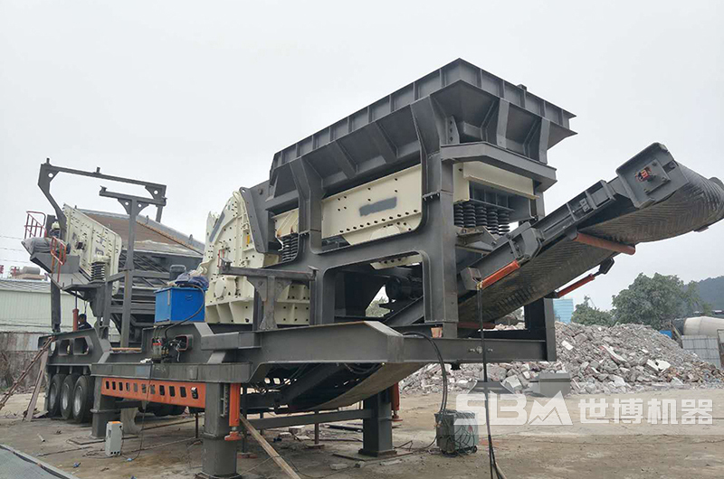 移動(dòng)碎石機(jī)生產(chǎn)現(xiàn)場