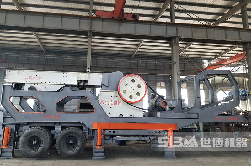 移動(dòng)建筑廢料粉碎機(jī)生產(chǎn)車間