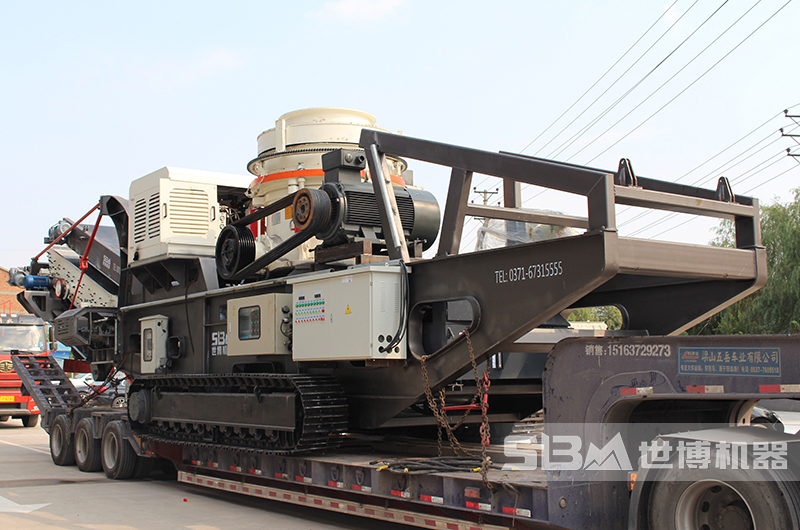 履帶車載移動(dòng)打石機(jī)廠家發(fā)貨