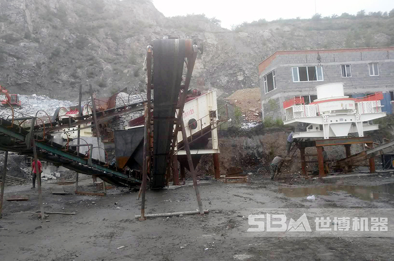 機(jī)制砂生產(chǎn)線安裝現(xiàn)場(chǎng)