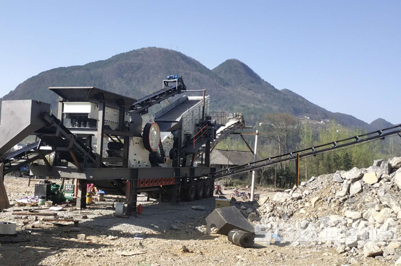 破碎機(jī)現(xiàn)場(chǎng)，原礦石雜質(zhì)較多