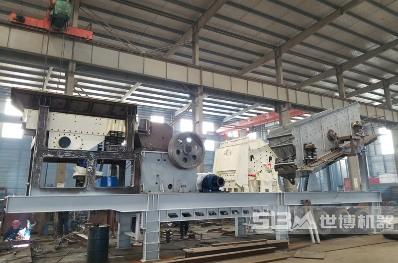 大馬力移動(dòng)式柴油破碎機(jī)