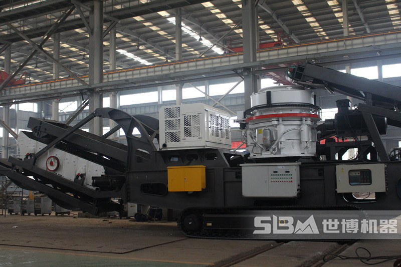 履帶移動破碎機，搭配圓錐破碎機
