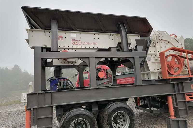 湖南石門(mén)陳總工地，移動(dòng)采石場(chǎng)設(shè)備安裝