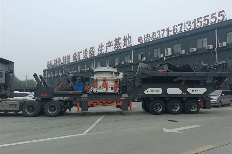 世博移動(dòng)巖石破碎站生產(chǎn)基地