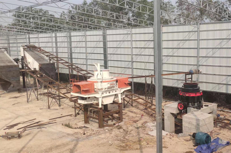 沙場(chǎng)生產(chǎn)現(xiàn)場(chǎng)，機(jī)制砂設(shè)備