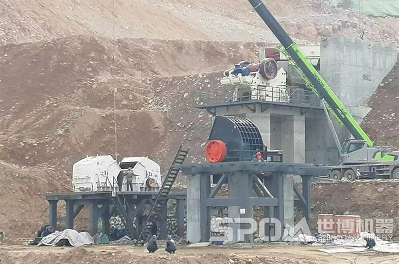 石料廠重錘破碎機安裝現(xiàn)場圖