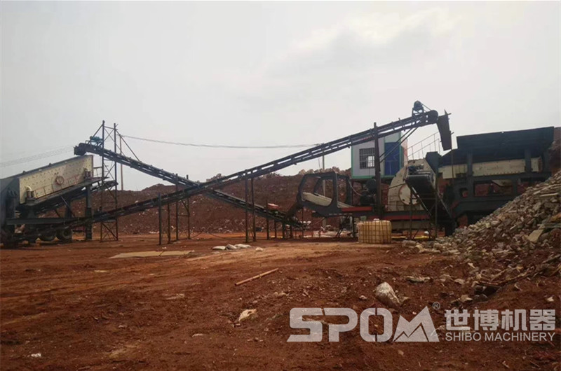 世博客戶現(xiàn)場，紅磚及建筑垃圾破碎現(xiàn)場