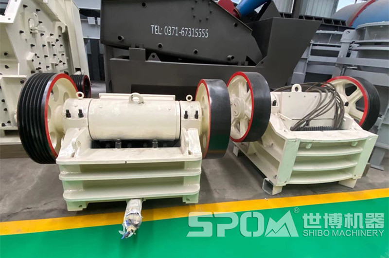 世博車間小型細鄂破成品，150x750細顎破碎機