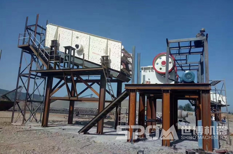 細鄂破碎石機現(xiàn)場圖