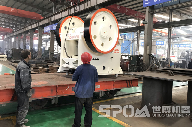 小型顎破碎石機(jī)，配上柴油機(jī)即可