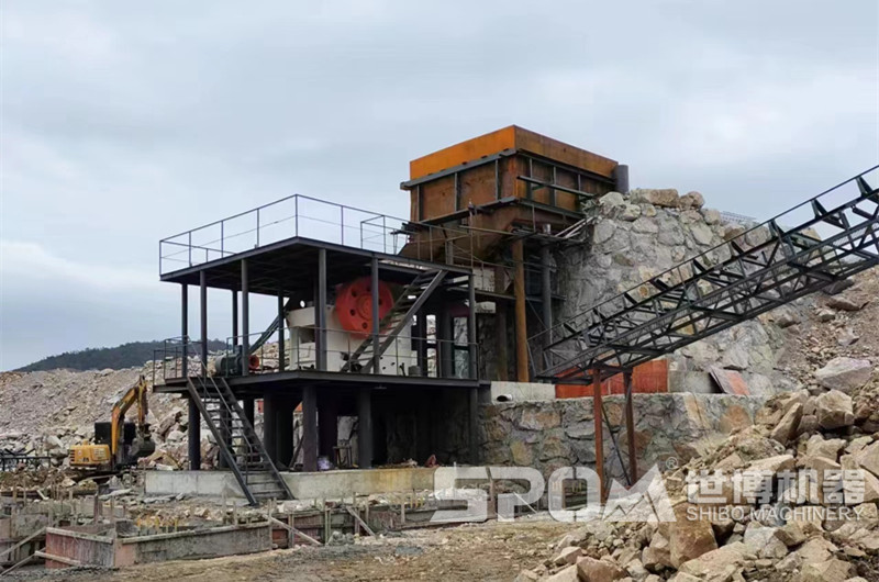 機(jī)制砂生產(chǎn)線的顎式破碎機(jī)和給料機(jī)，已安裝好